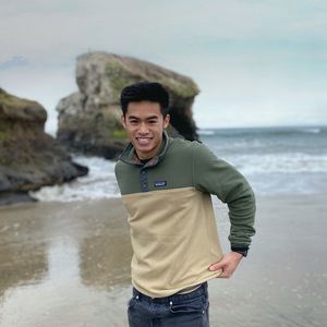 Hi I’m Conner & welcome to my shop!💞